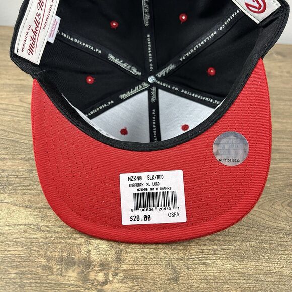 Atlanta Hawks Mitchell & Ness SnapBack OSFA Hat Black Red Nostalgia Logo NWT - Picture 5 of 9